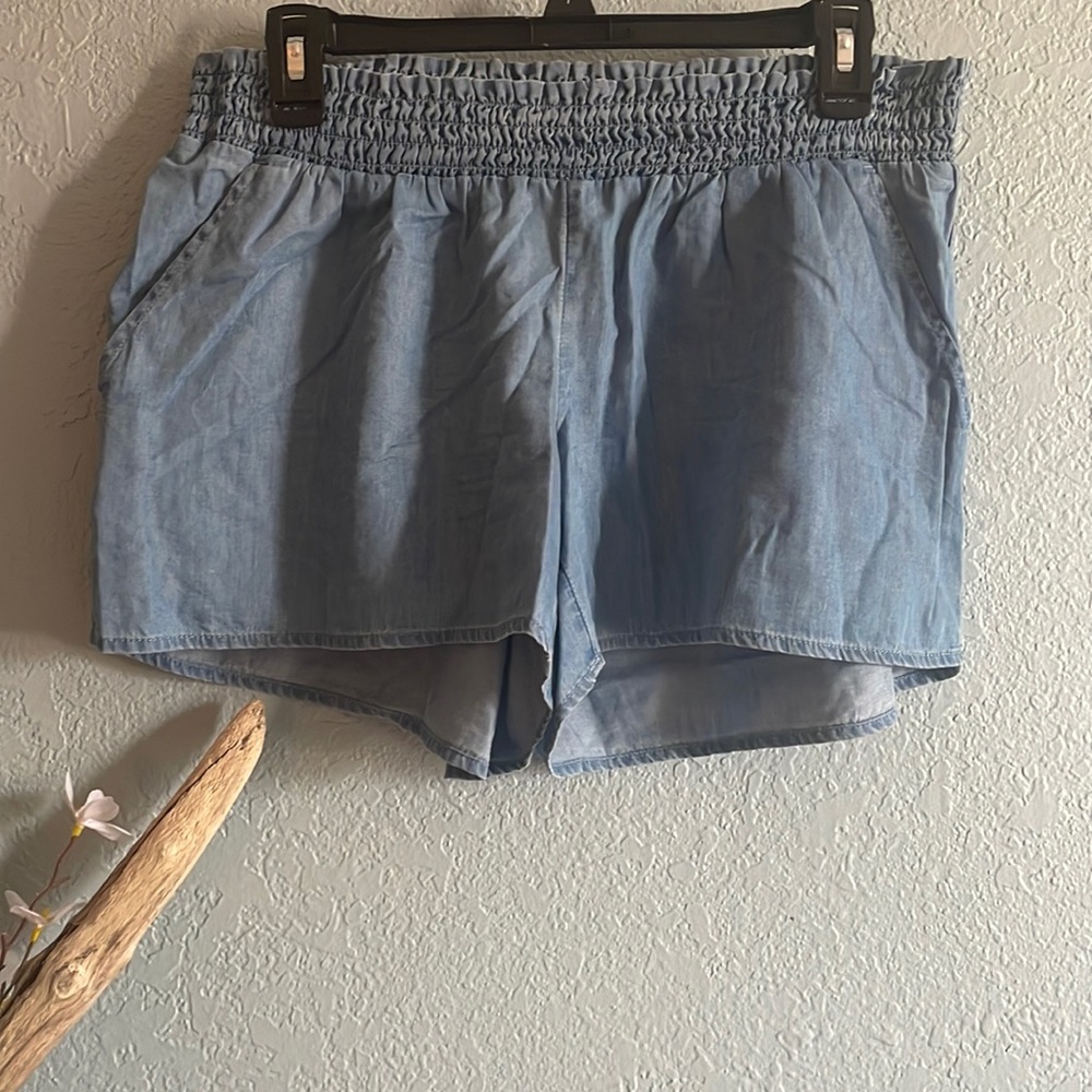 Rouched shorts with pockets